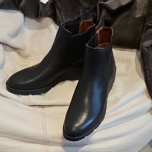 Black Leather Women's Chelsea Boots